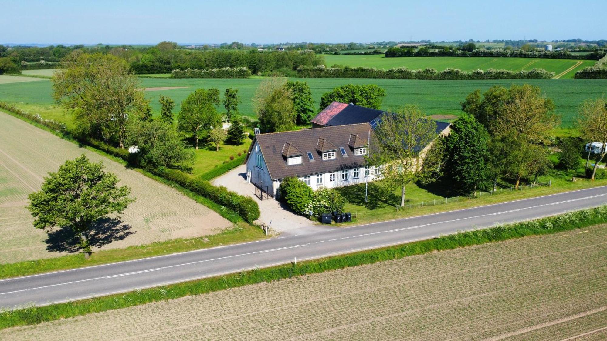 Nedlagt Gard I Naturen Med Ro Og Fred Og Samtidig Taet Pa Strand Og Fiskeri Og Indkobsmuligheder Nordborg Exterior photo